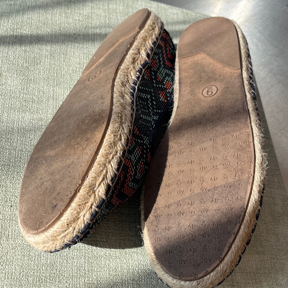 Colorful Patterned Espadrilles - Picture 3 of 4
